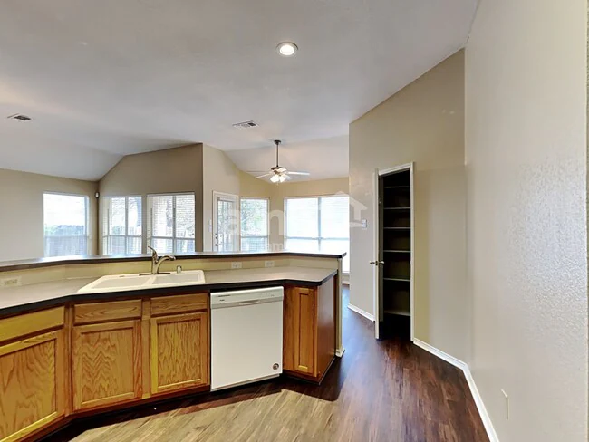 1606 Windcastle Drive, Mansfield, TX 76063 photo 4