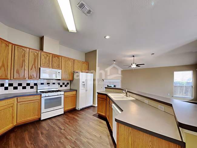 1606 Windcastle Drive, Mansfield, TX 76063 photo 3