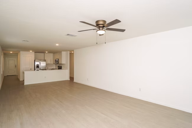 540 Roquefort St New Braunfels, TX 78130 photo 4