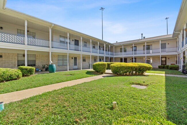 8730 N Mopac Expy Austin, TX 78759 photo 2