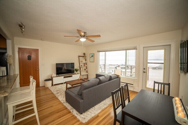 2430 Alki Ave SW Seattle, WA 98116 photo 4