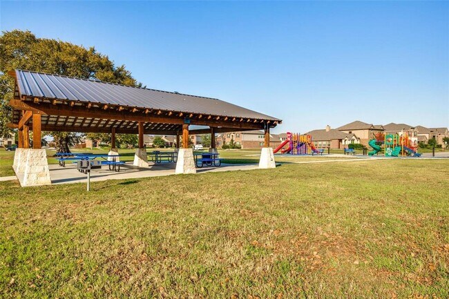 8905 Deadwood Lane, Aubrey, TX 76227 photo 3