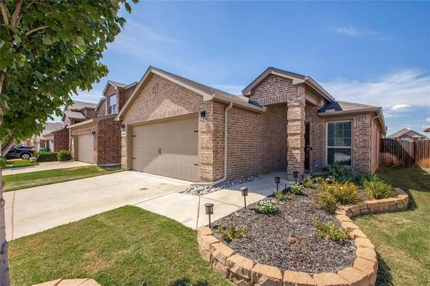 8905 Deadwood Lane, Aubrey, TX 76227 photo 5