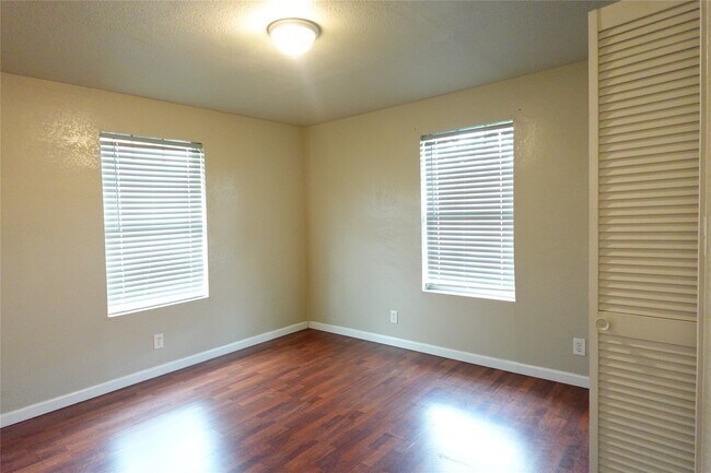 8302 Caddo Road, Houston, TX 77078 photo 3
