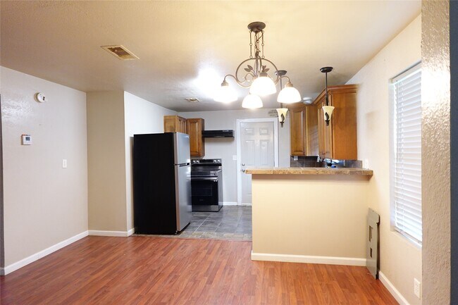8302 Caddo Road, Houston, TX 77078 photo 2