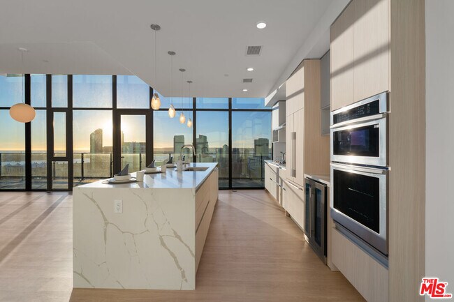 675 Ninth Ave San Diego, CA 92101 photo 4