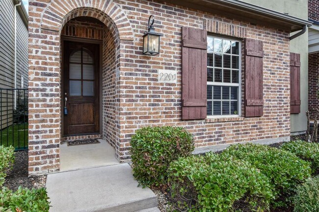2261 Longwood Dr Carrollton, TX 75010 photo 3