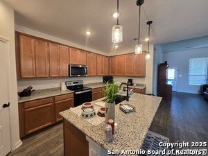 835 Blue Violet New Braunfels, TX 78130 photo 4