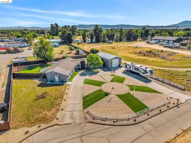 59 Old Stagecoach Rd Brentwood, CA 94513 photo 3