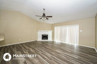 7305 Shadow Bend Dr photo 4