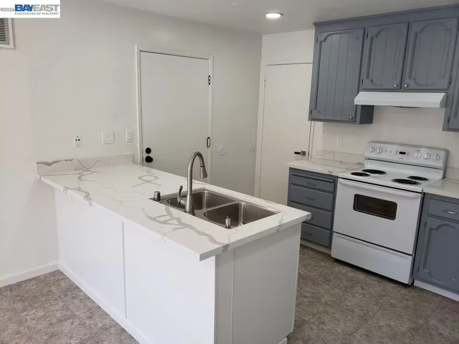 342 Washington Blvd Fremont, CA 94539 photo 4