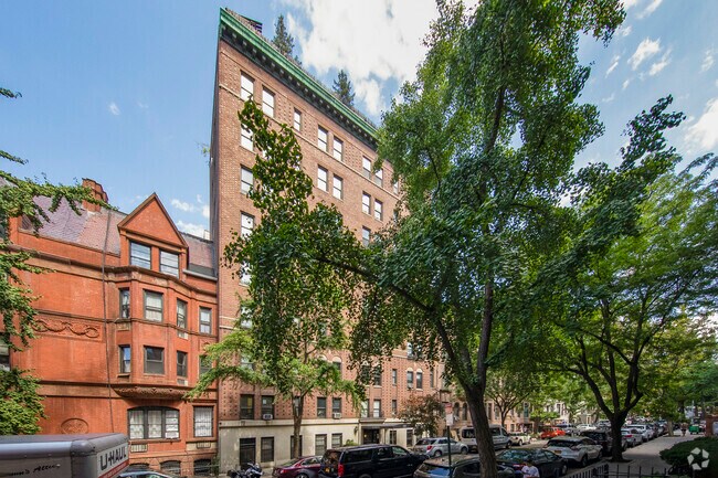 151 W 74th St New York, NY 10023 photo 4