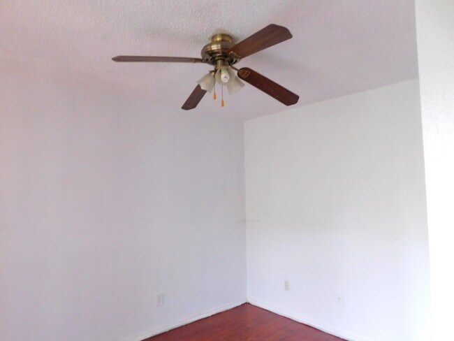 2309 Balsam Drive, Arlington, TX 76006 photo 5