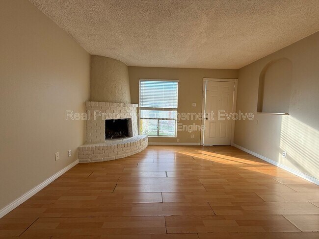 8010 E Oak St Scottsdale, AZ 85257 photo 5