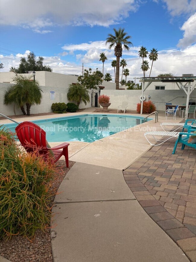 8010 E Oak St Scottsdale, AZ 85257