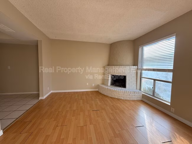 8010 E Oak St Scottsdale, AZ 85257 photo 4