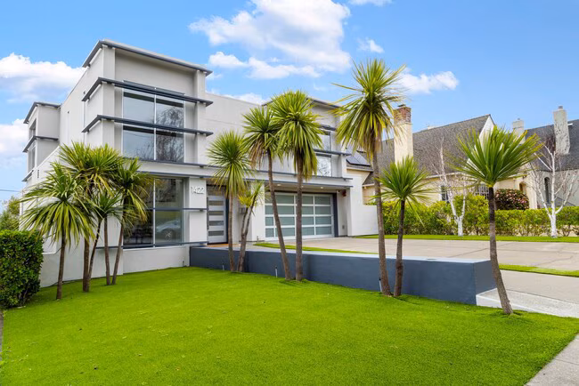 Modern Luxury for Lease in Easton Addition | AMSI photo 4