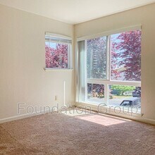 916 N 104th St Seattle, WA 98133 photo 5