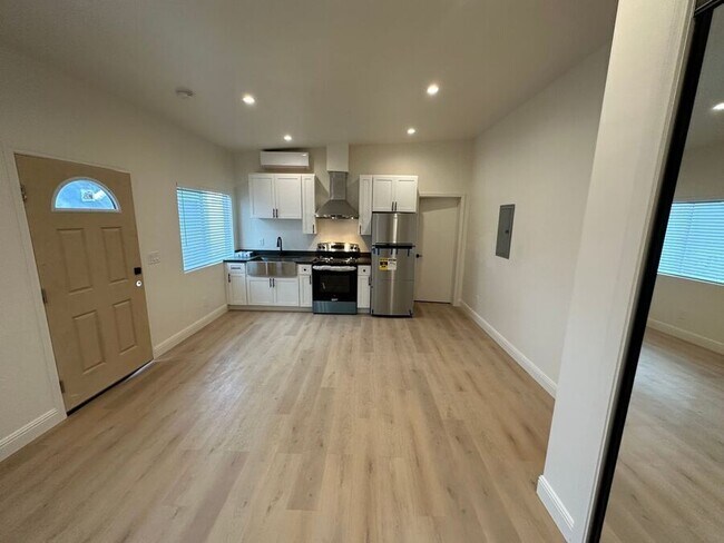 6614 Telegraph Ave Oakland, CA 94609 photo 3