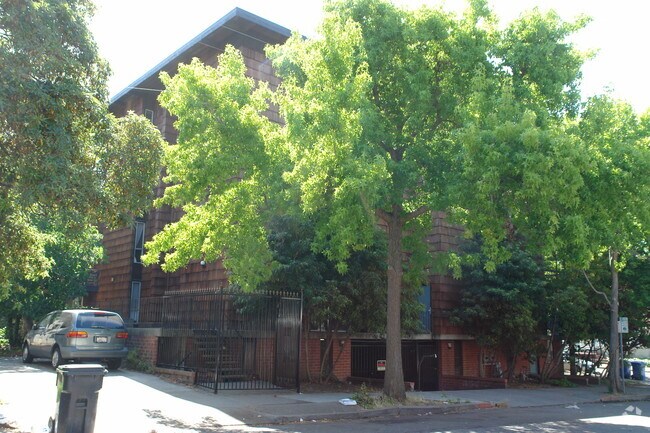 2309 Blake St, Berkeley photo 2