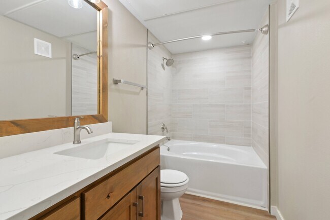 The Canyons Apartments photo 4