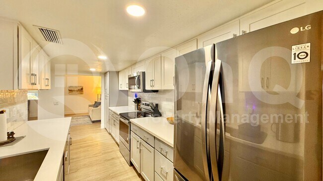 7618 N 19th Dr Phoenix, AZ 85021 photo 4