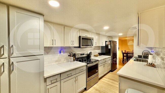 7618 N 19th Dr Phoenix, AZ 85021 photo 3