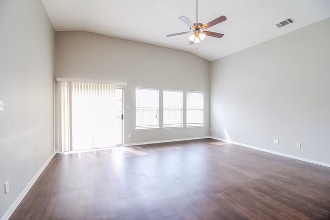 926 Hannah Way Dallas, TX 75253 photo 5