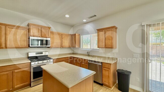 18513 W Mission Ln Waddell, AZ 85355 photo 4