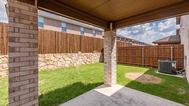 717 Rolling Terrace Cir Granbury, TX 76049 photo 3
