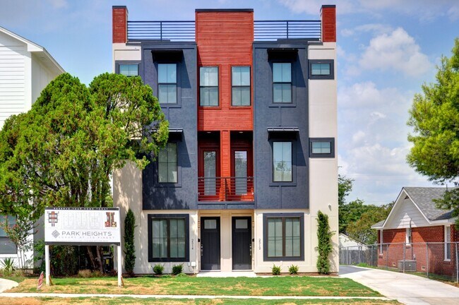 2512 Forest Park Blvd Fort Worth, TX 76110 photo 3