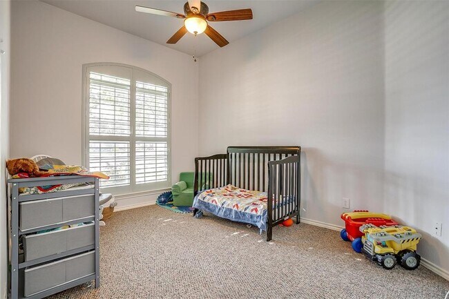 750 Shady Tree Court, Burleson, TX 76028 photo 5