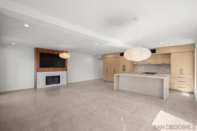 857 F Ave Coronado, CA 92118 photo 5