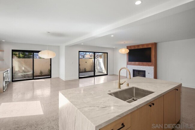 857 F Ave Coronado, CA 92118 photo 3