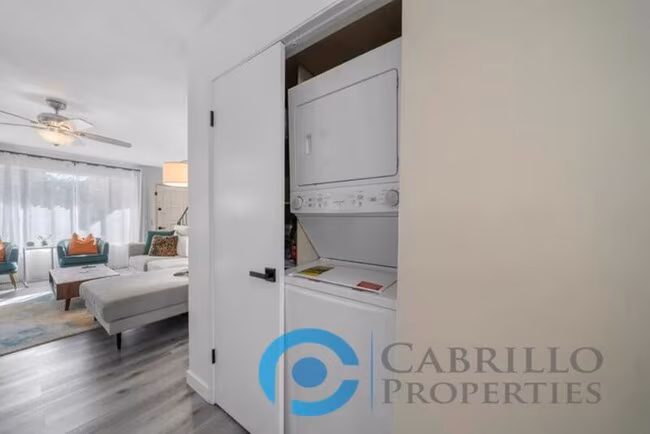 10261 Black Mountain Rd San Diego, CA 92126 photo 3