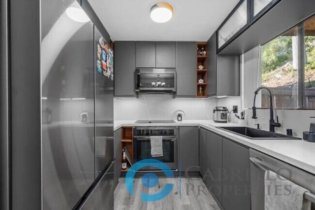 10261 Black Mountain Rd San Diego, CA 92126 photo 2