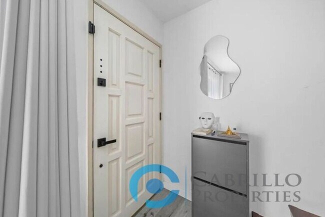 10261 Black Mountain Rd San Diego, CA 92126 photo 5