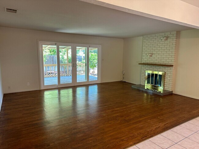 707 Henrietta Avenue, Sunnyvale, CA 94086 photo 2