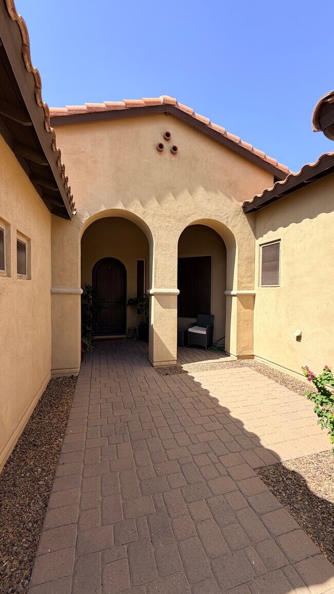 1518 E Hazel Dr Phoenix, AZ 85042 photo 3