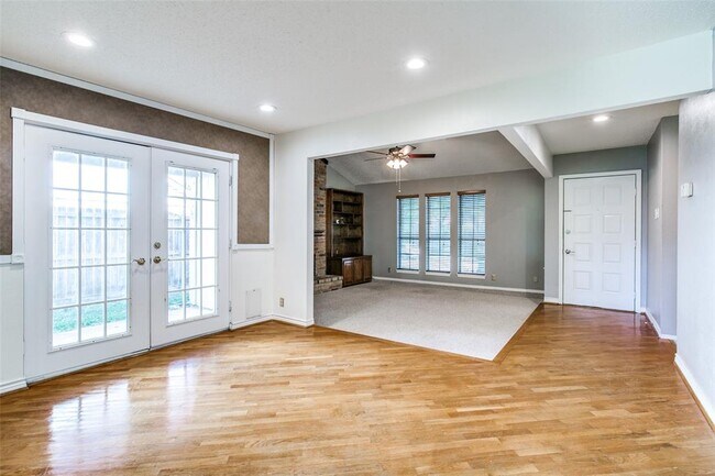 217 Glenwood Dr Coppell, TX 75019 photo 3