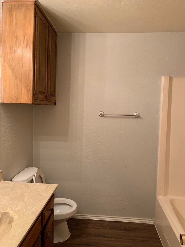417-421 Gardenview St Denton, TX 76207 photo 4