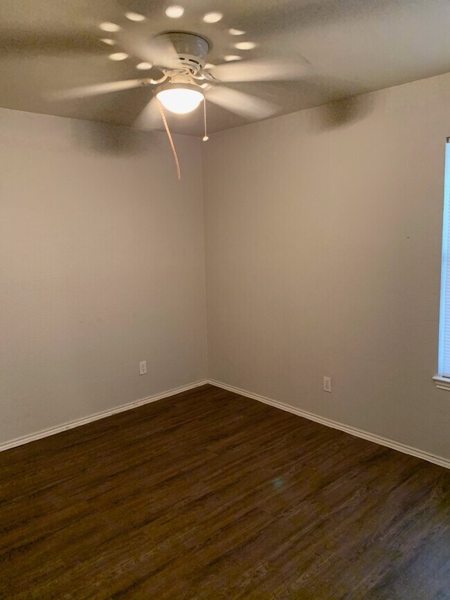 417-421 Gardenview St Denton, TX 76207 photo 5