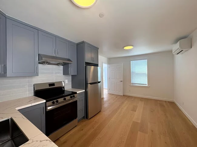 1408 Shafter Ave San Francisco, CA 94124 photo 5