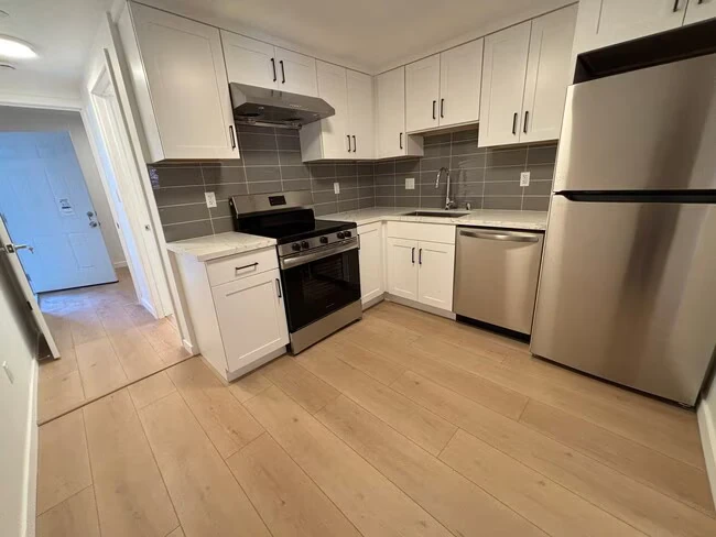 1408 Shafter Ave San Francisco, CA 94124 photo 2