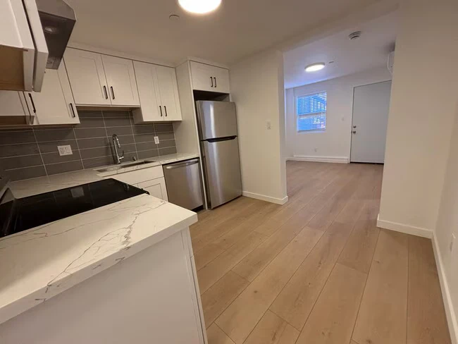 1408 Shafter Ave San Francisco, CA 94124 photo 3