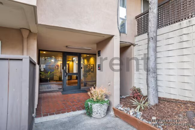 407 Orange St photo 2