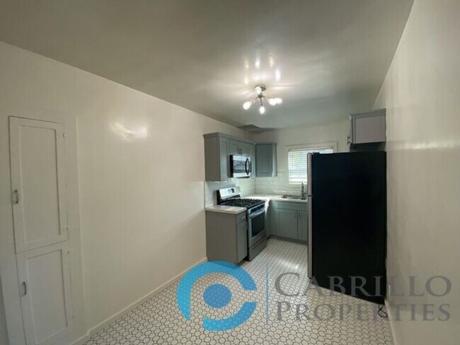 3005 1/2 30th Street, San Diego, CA 92104 photo 2
