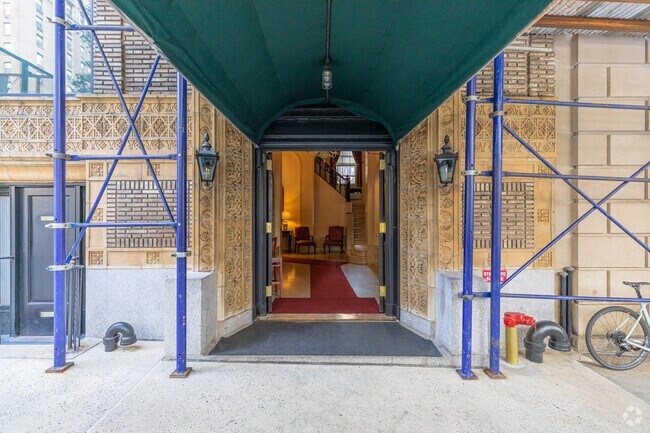 Park Avenue Apartments photo 4