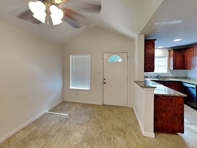 3004 NW 20th St Fort Worth, TX 76106 photo 3