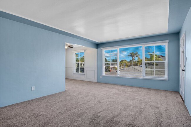 5050 Marlborough Dr San Diego, CA 92116 photo 3